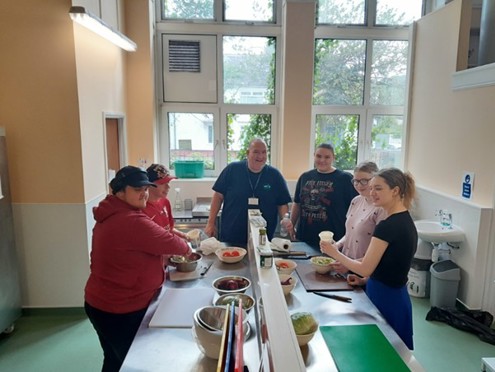 Learning how to make tasty, healthy meals together